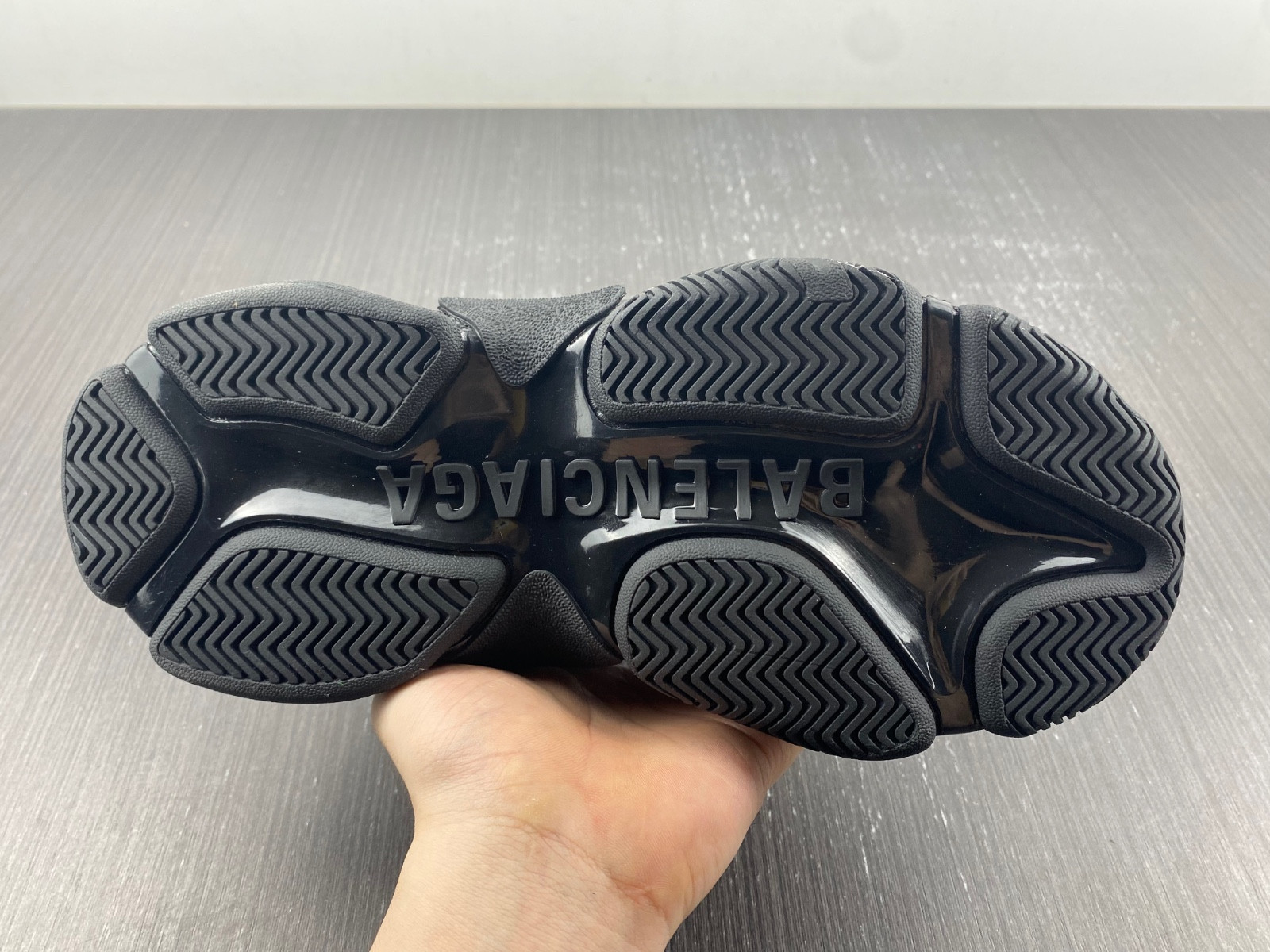 Ba*len*cia*ga triple s 524839 w2rn3 9025