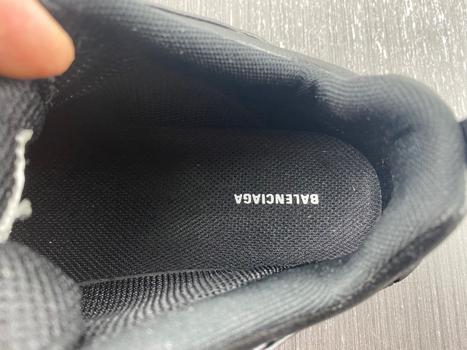 Ba*len*cia*ga triple s 524839 w2rn3 9025