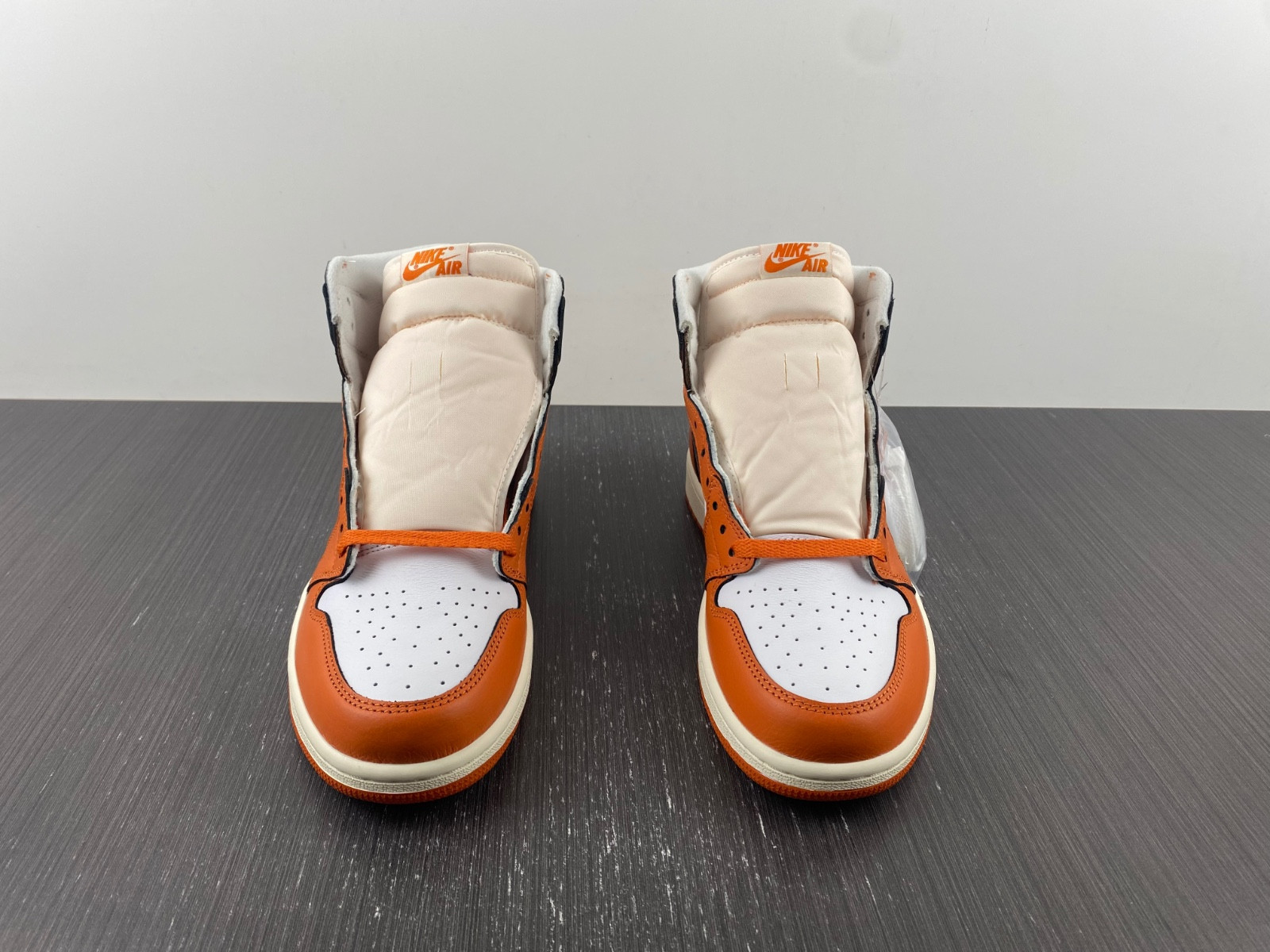 Air Jordan 1 High OG WMNS “Starfish” DO9369-101