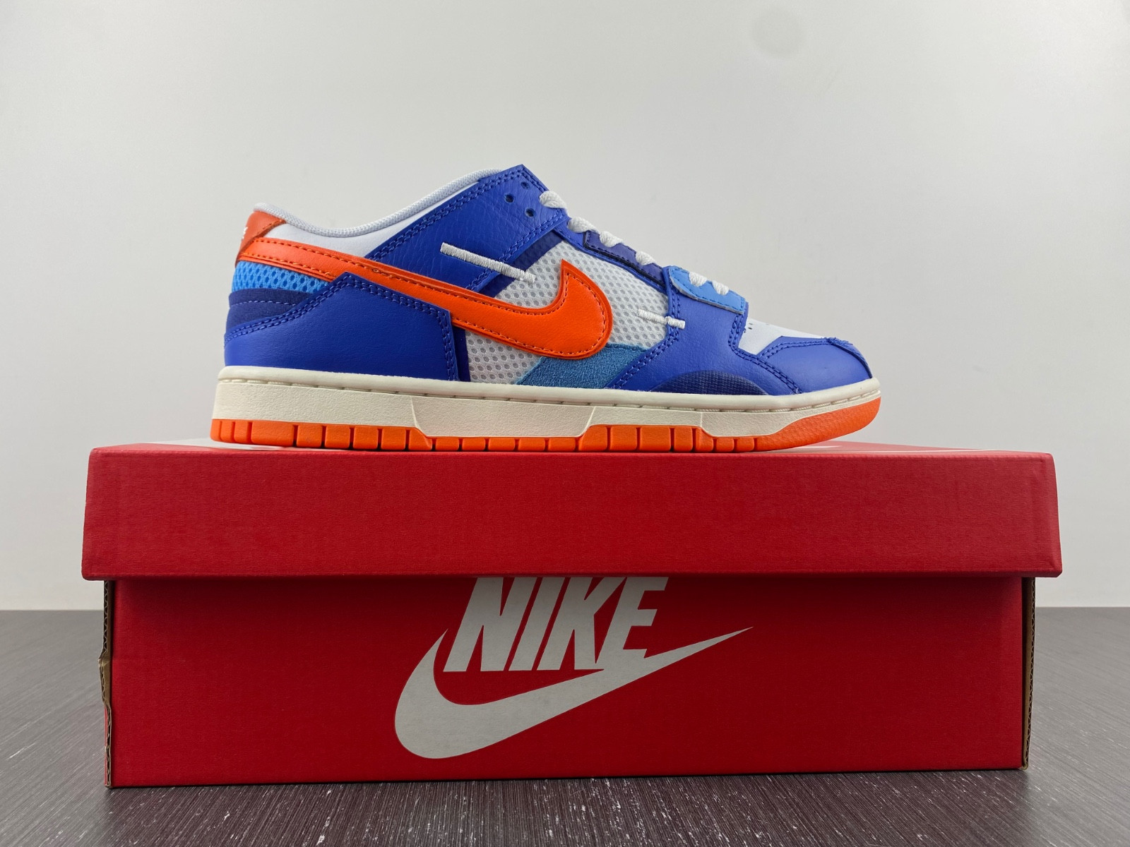 Nike Dunk Scrap “Knicks” DM0128-10J