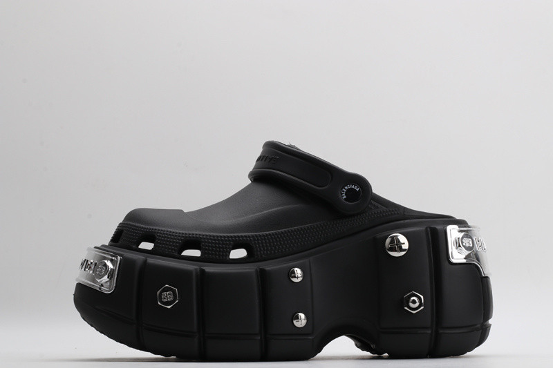 Ba*len*cia*ga slides