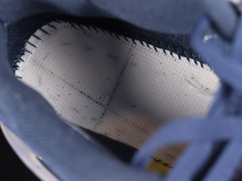 Jordan 4 Retro Michigan (PE) AJ4 1036660