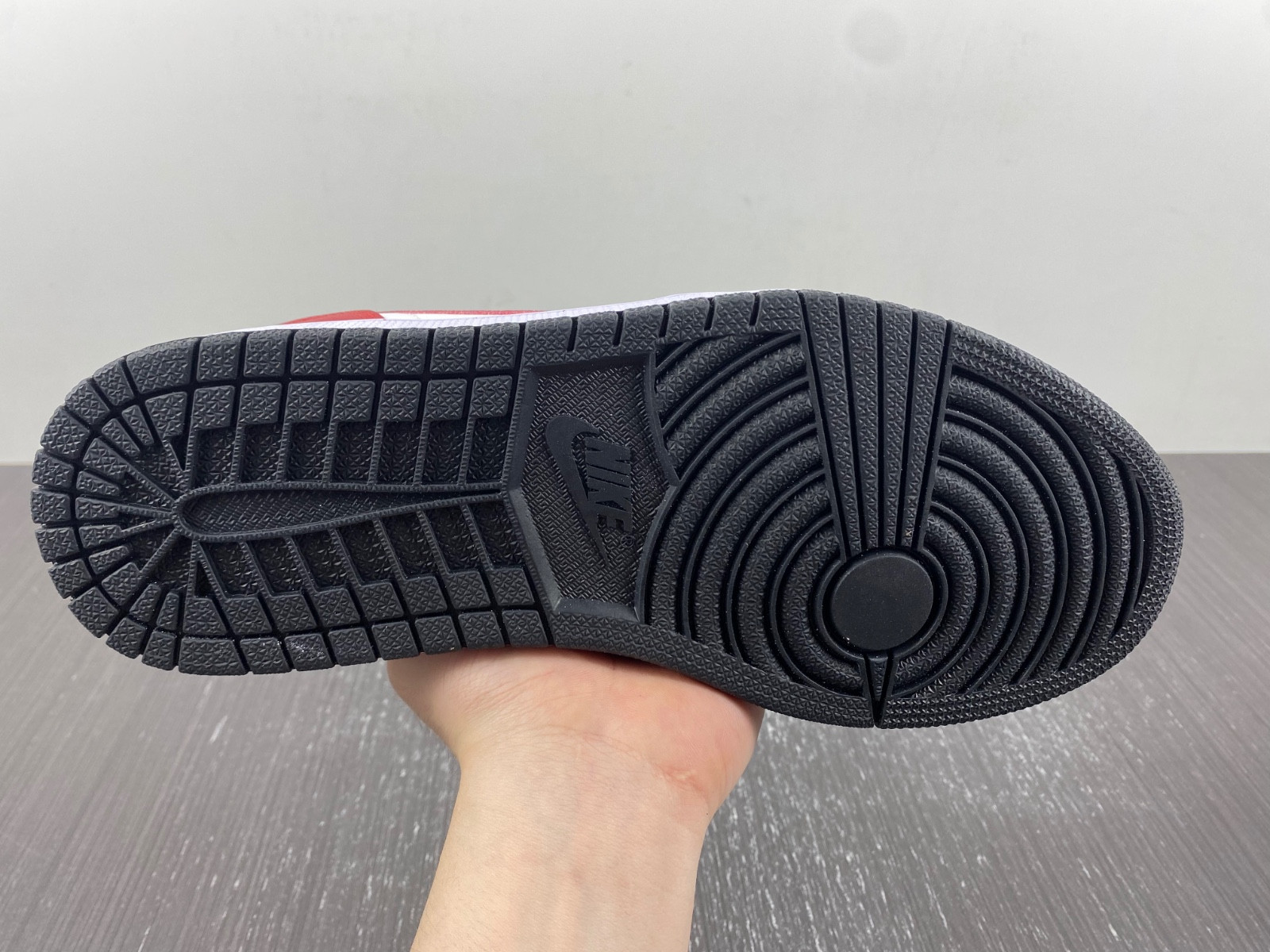 Jordan 1 Low SE Just Skate Gym Red FJ7222-101