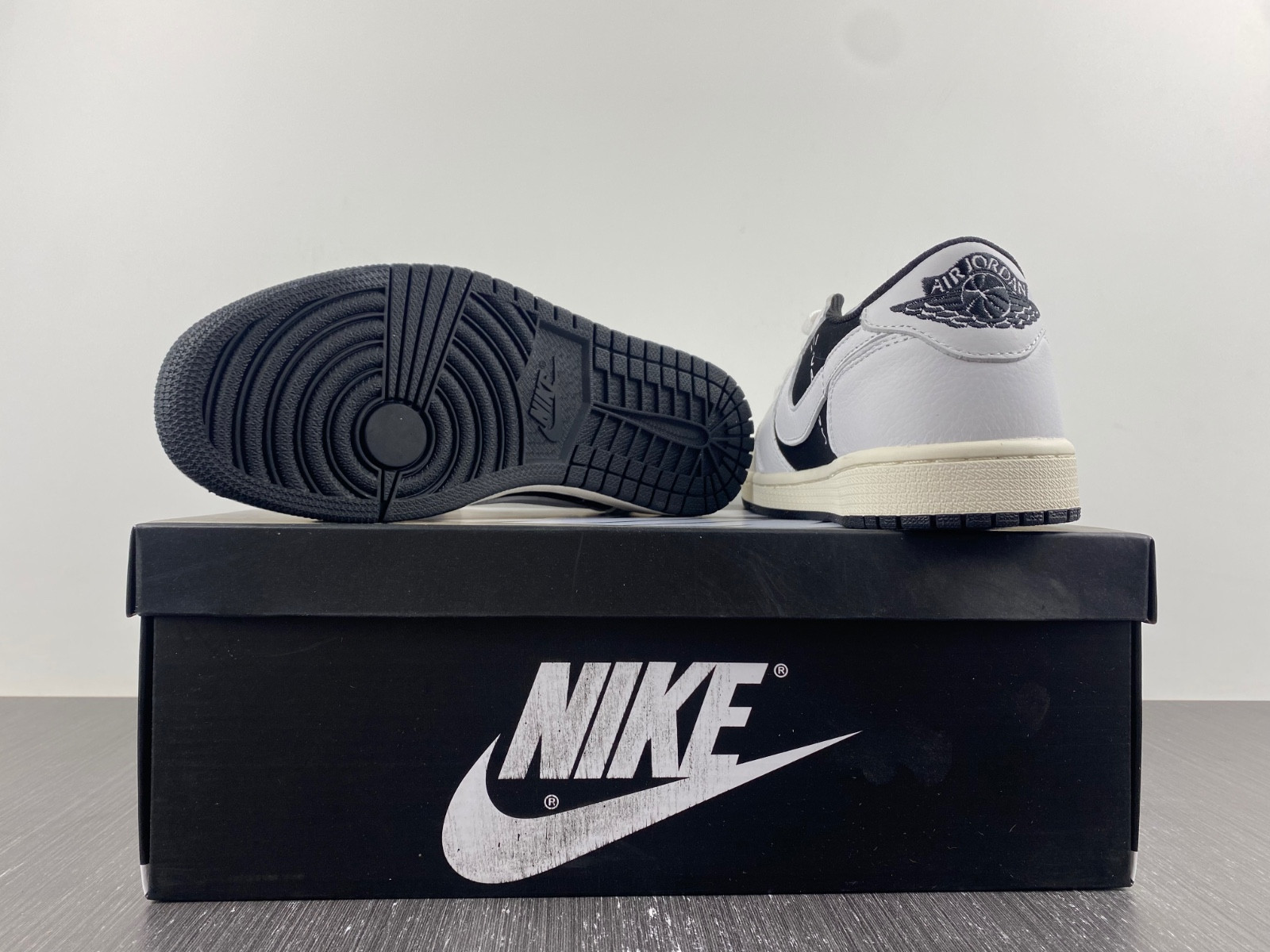 Travis Scott x Air Jordan 1 Low OG White Black DM7866-001