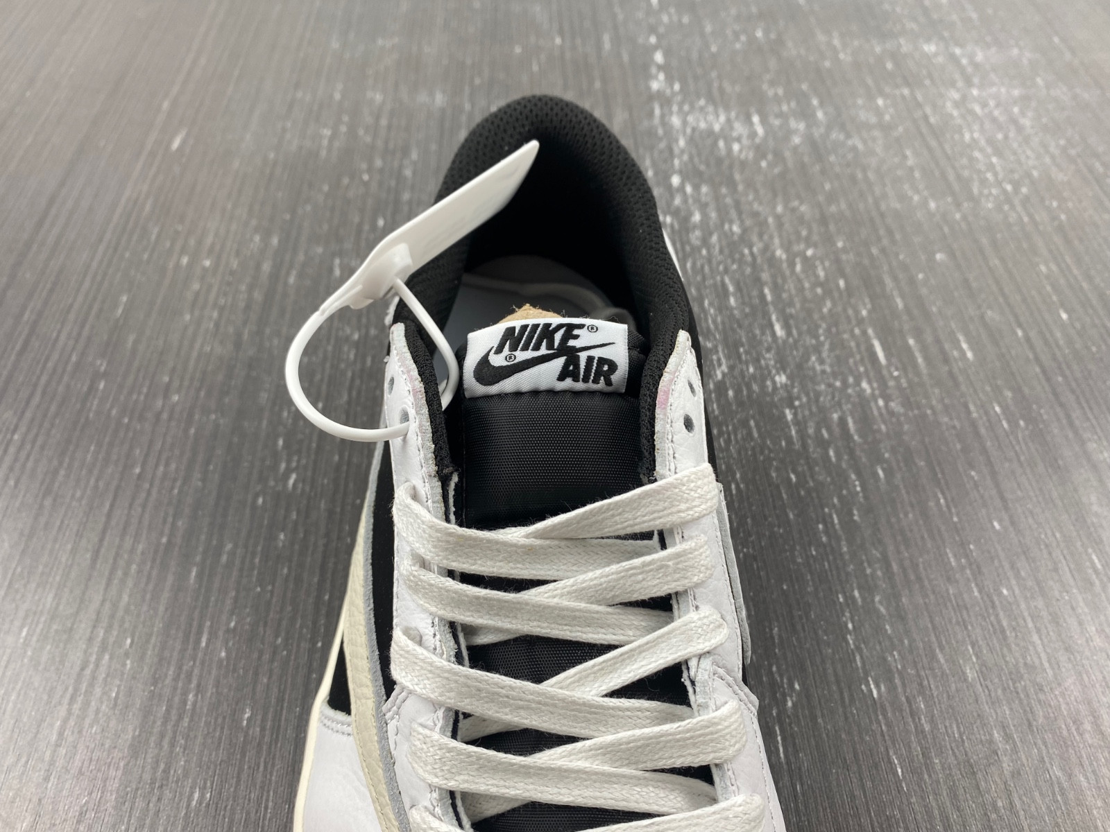 Travis Scott x Air Jordan 1 Low OG White Black DM7866-001