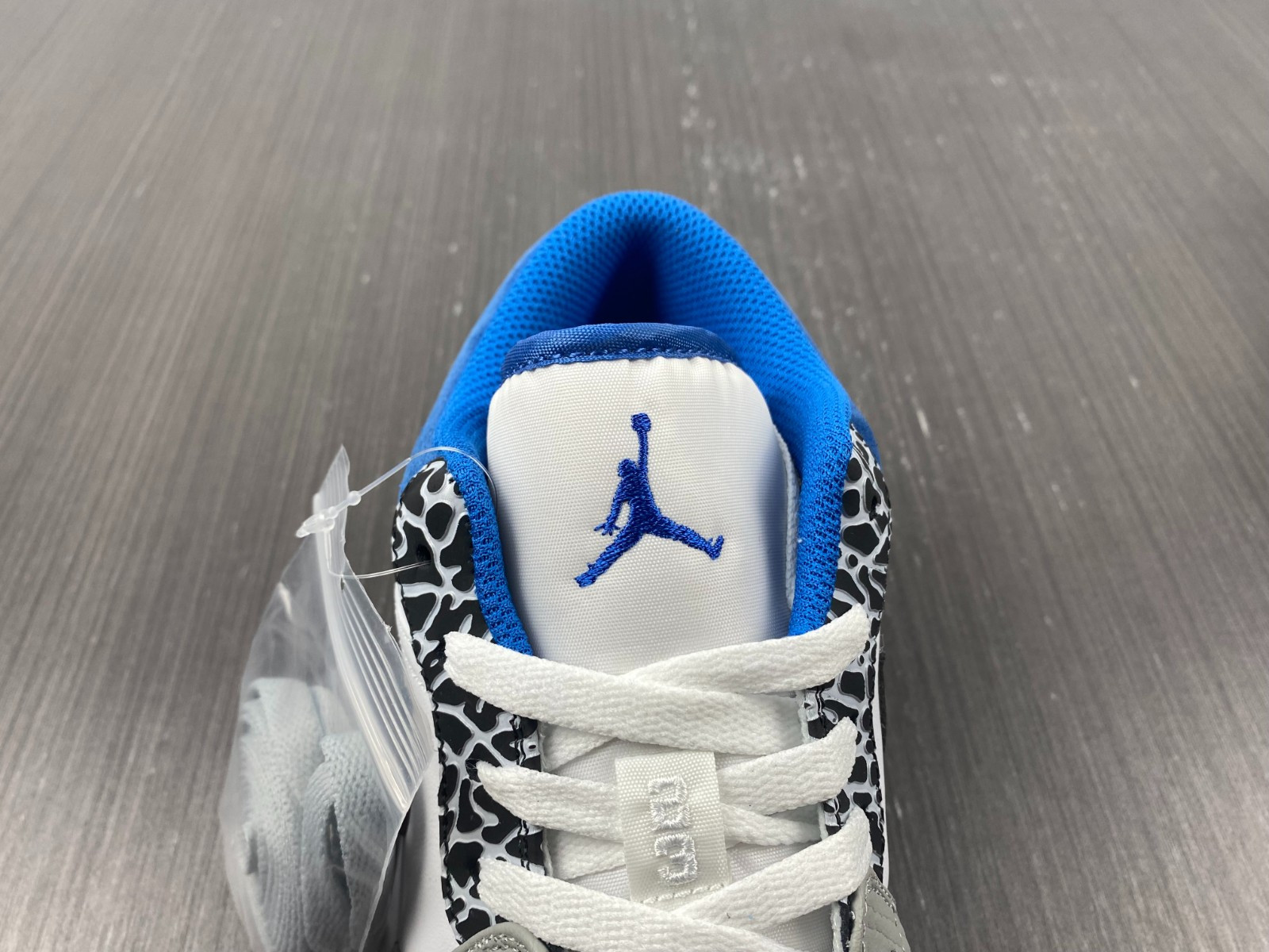 Jordan 1 Low SE True Blue DM1199-140