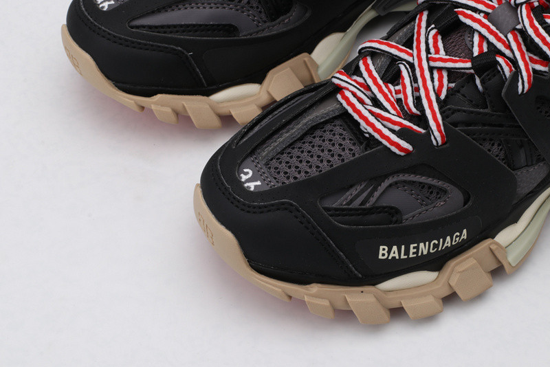 Ba*len*cia*ga track 542436 w2la1 2045