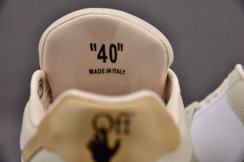 Off-White c/o Virgil Abloh