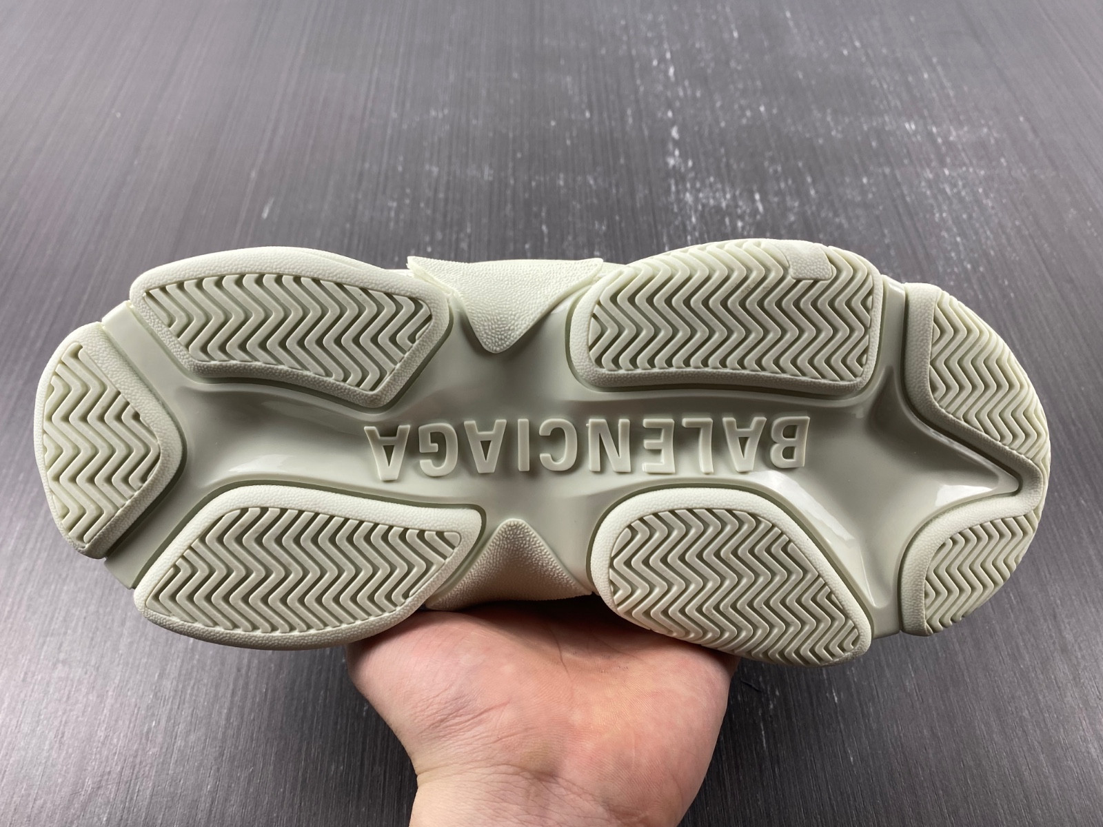 Ba*len*cia*ga triple s 524039 w2cr5 9001