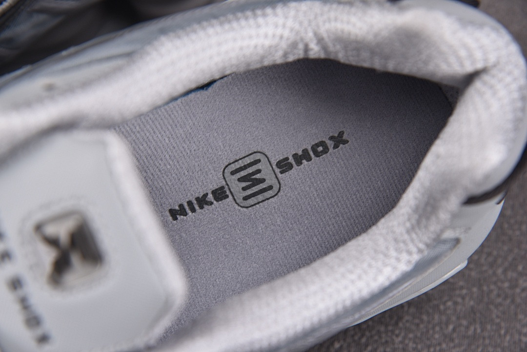 ike Shox TL "Wolf Grey" AV3595-015