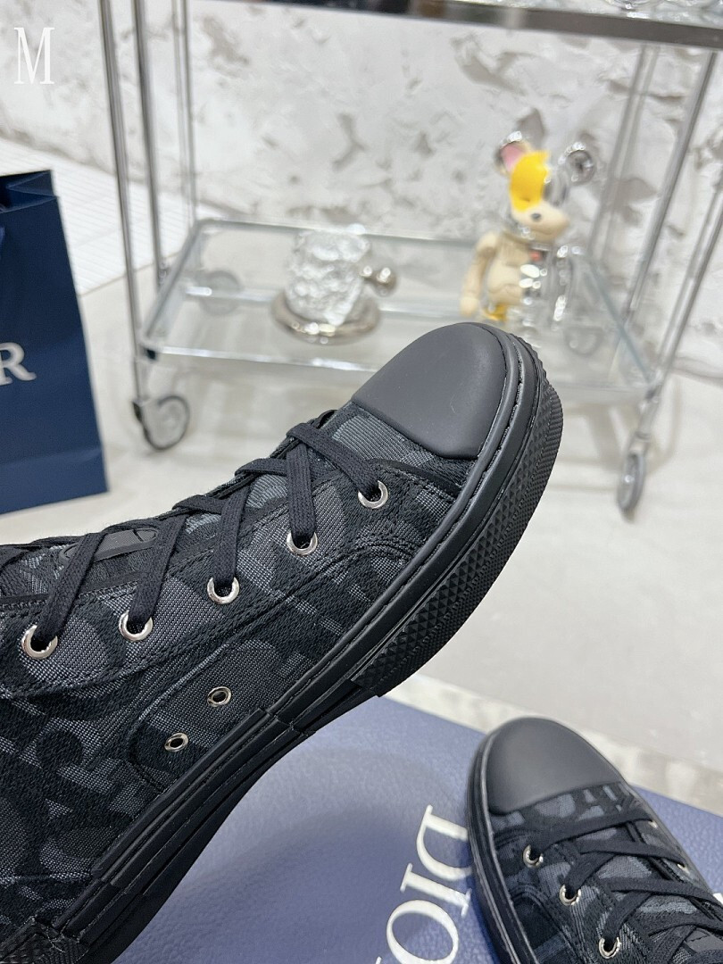 D B23 HIGH-TOP SNEAKERS