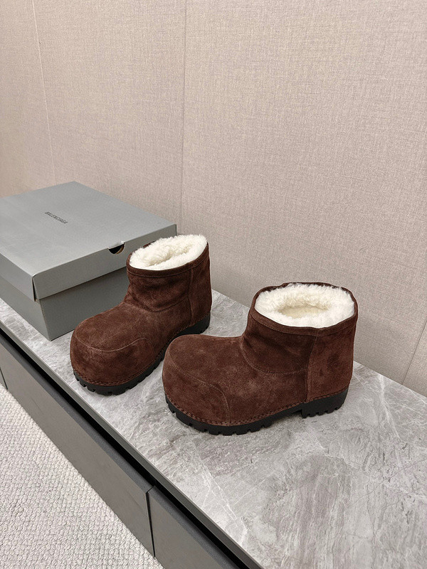 Ba1en*iaga alaska fur bootie in brown