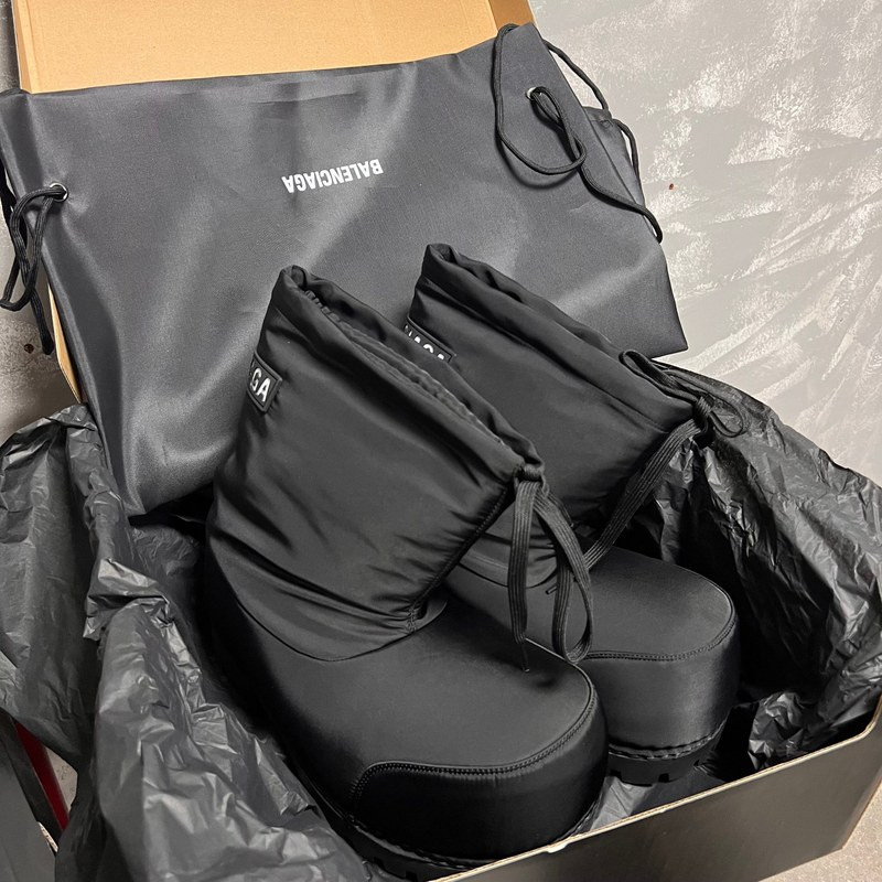 Ba1en*iaga alaska high boot in black nylon