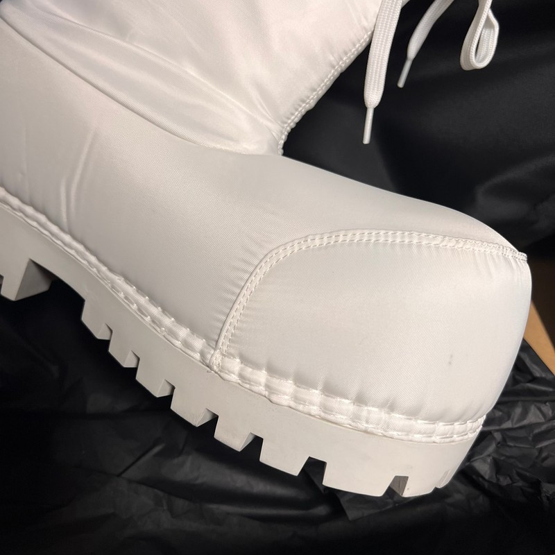 Ba1en*iaga alaska low boot in white nylon