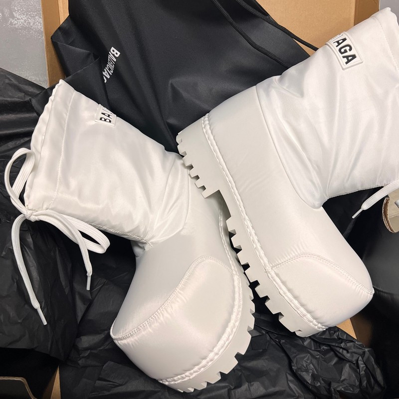 Ba1en*iaga alaska low boot in white nylon