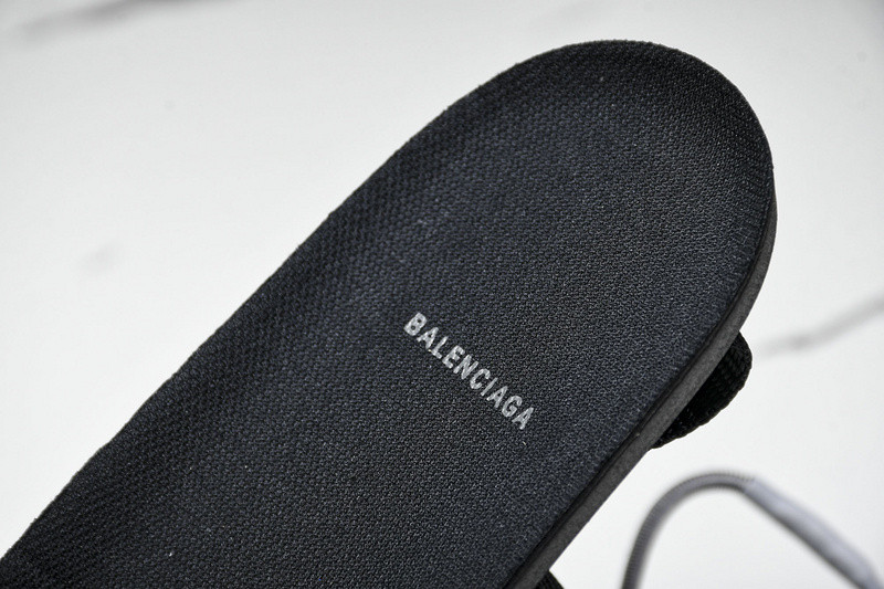 Ba1en*iaga hike black