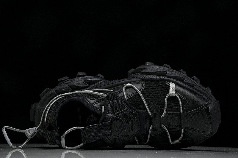 Ba1en*iaga hike black