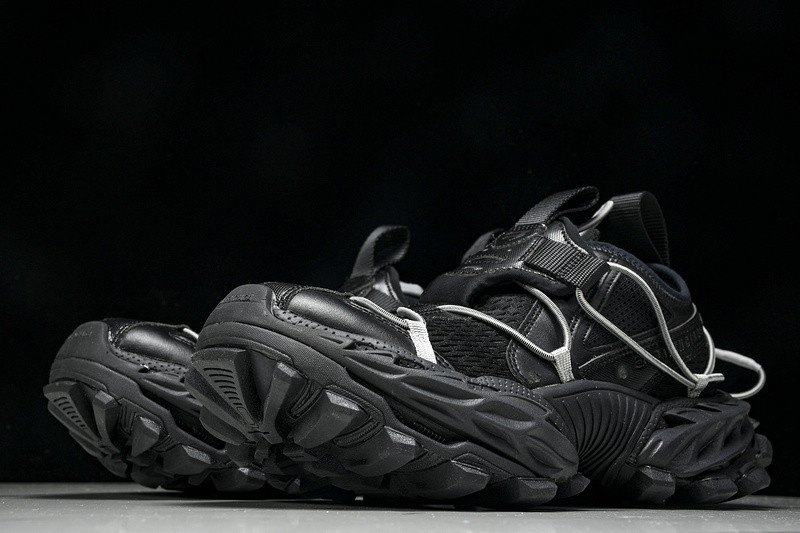 Ba1en*iaga hike black