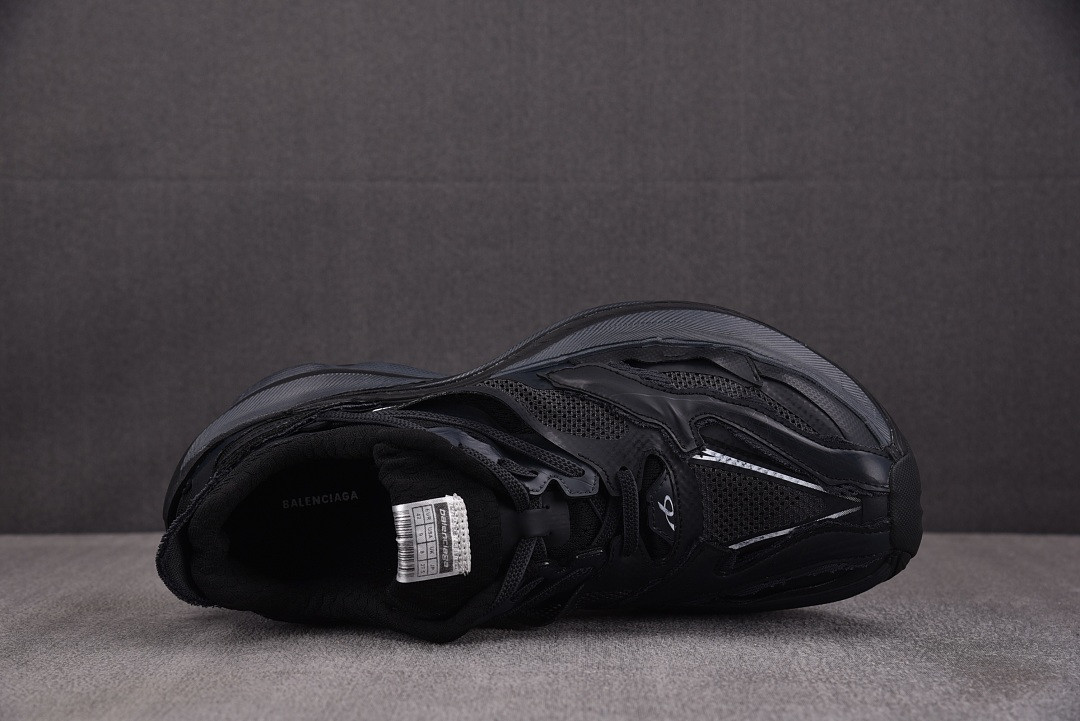 Ba1en*iaga Jet Black