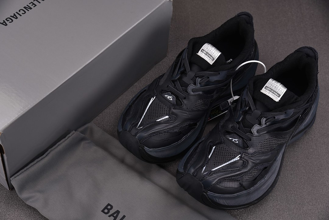 Ba1en*iaga Jet Black