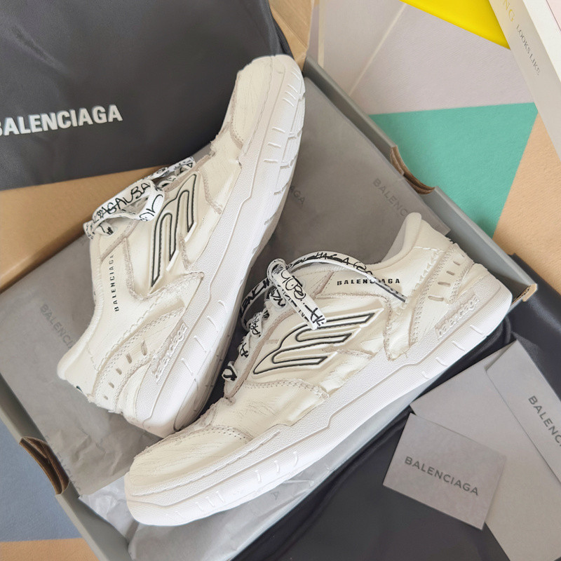 Ba1en*iaga launches new hamptons sneaker