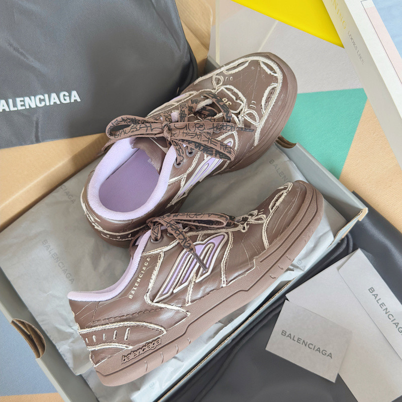 Ba1en*iaga launches new hamptons sneaker