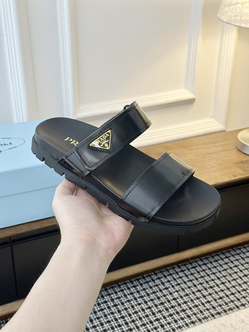 P*DA Slippers（SHINY BLACK)