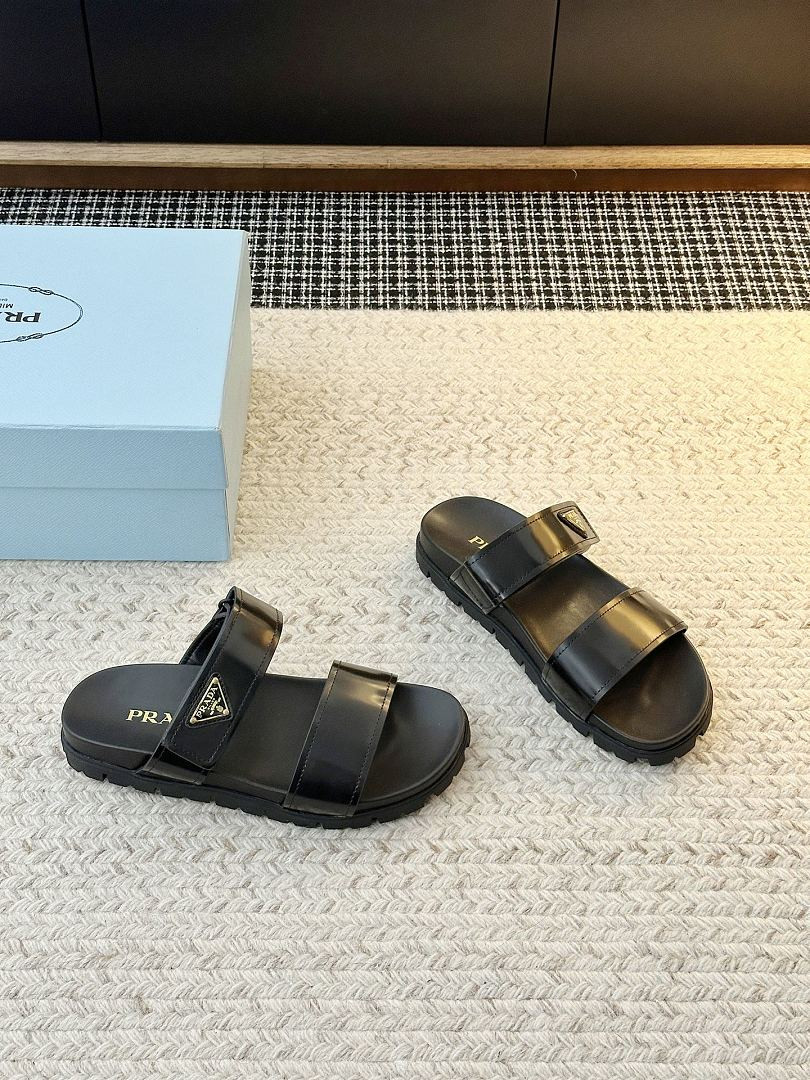 P*DA Slippers（SHINY BLACK)