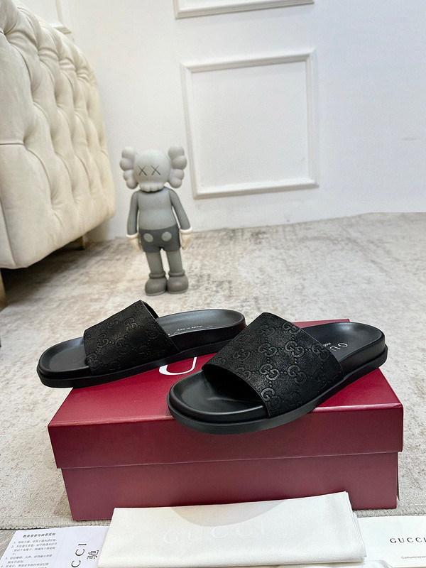 GUC LEATHER SLIDE