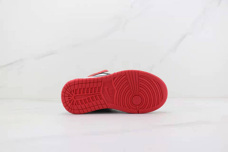 AIR JORDAN 1 KIDS SHOES