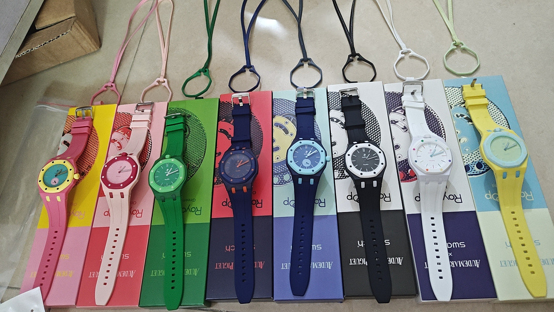 Swatch x Audemars P1g*et Royal Pop