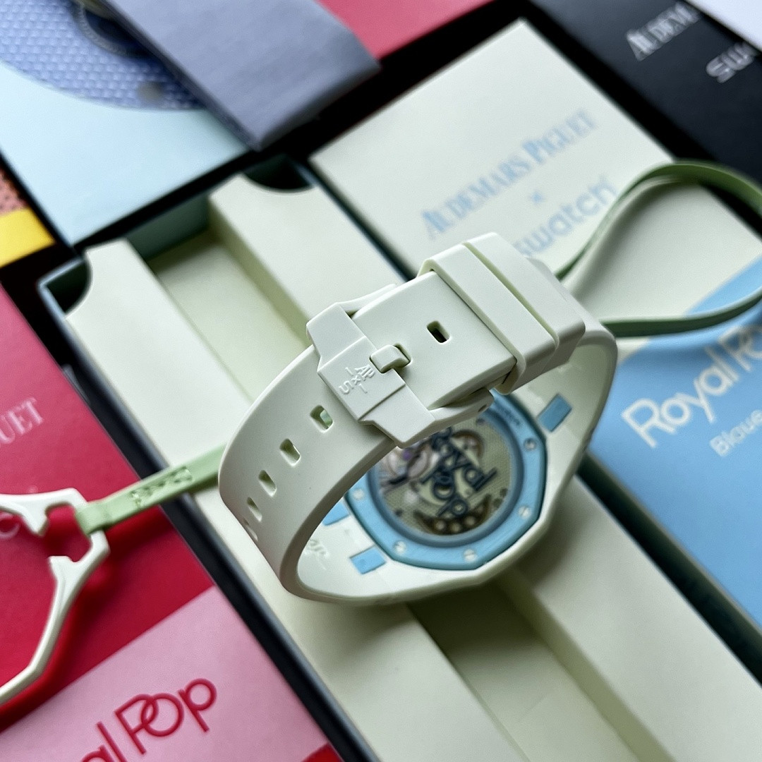Swatch x Audemars P1g*et Royal Pop