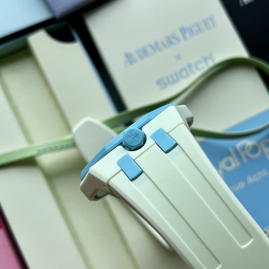 Swatch x Audemars P1g*et Royal Pop