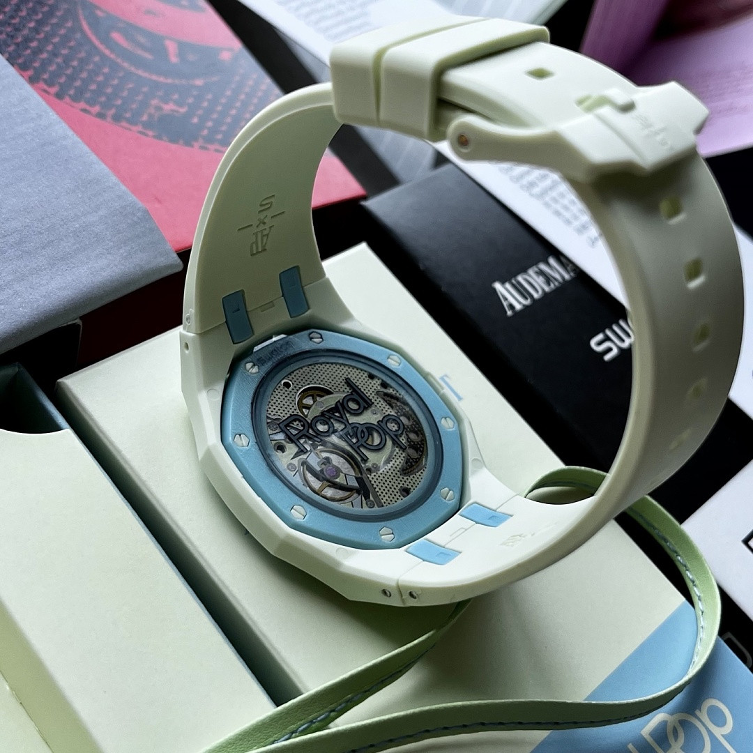 Swatch x Audemars P1g*et Royal Pop