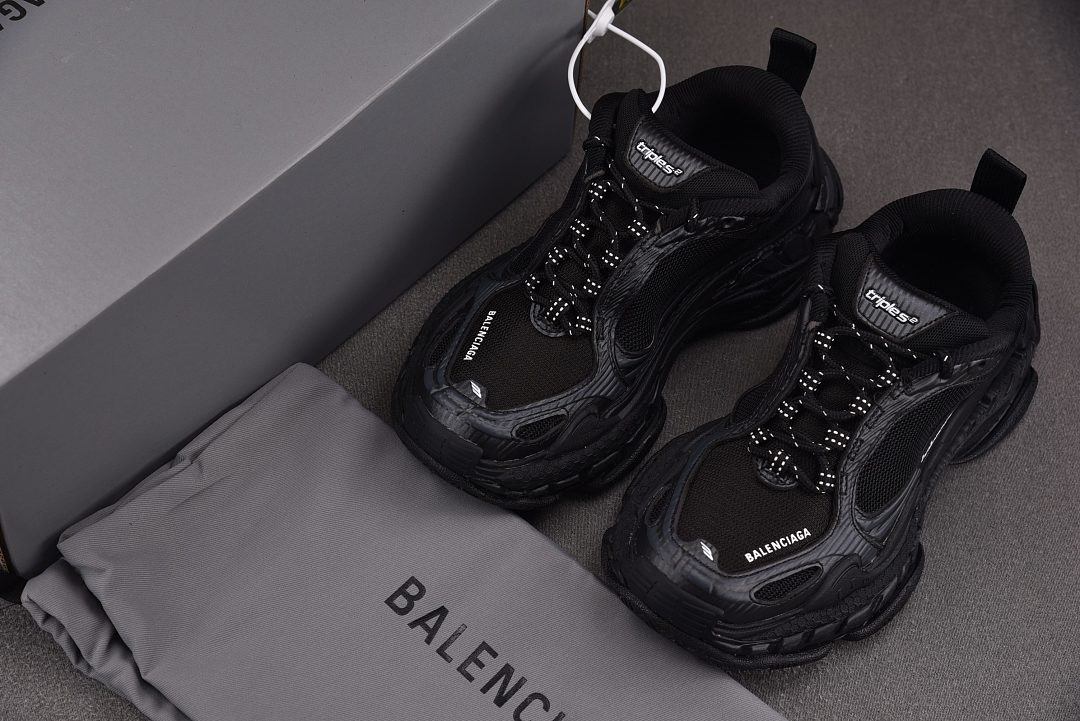 Ba1en*iaga TRIPLE S