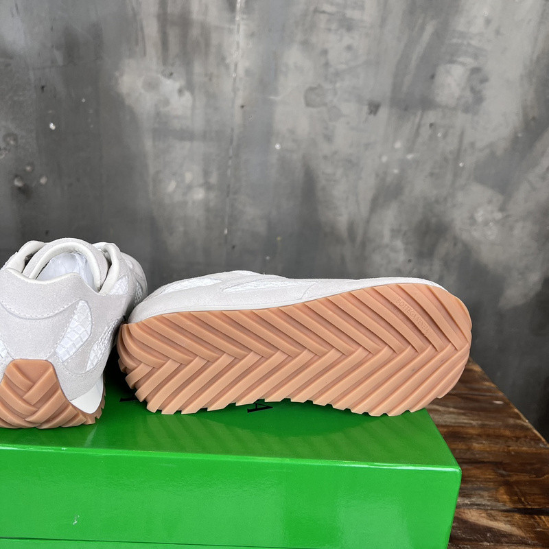 b0tt*ga Ven*ta orbit sneaker