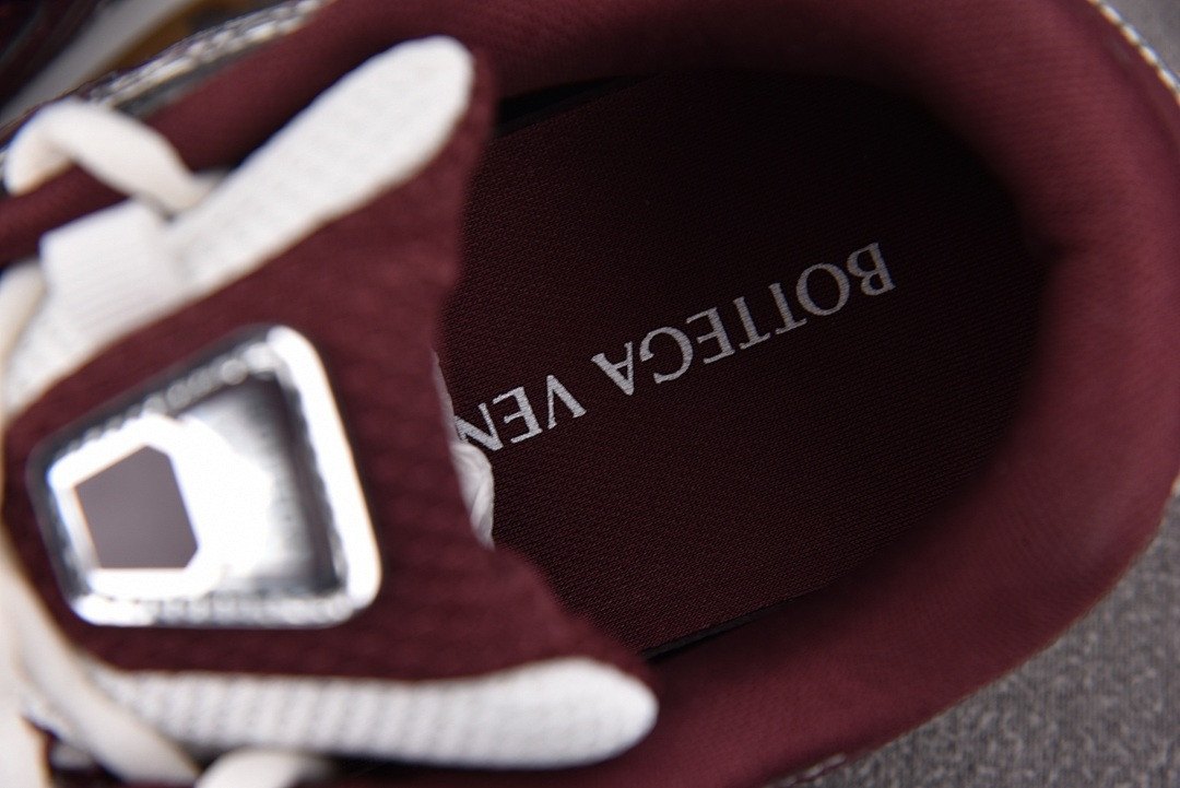 B0tt*ga Ven*ta Orbit Sneaker(WINE RED)