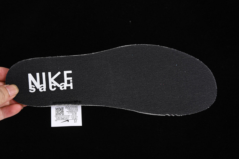 Sacai X NIKe regasus vaporrly SP BV0073-102