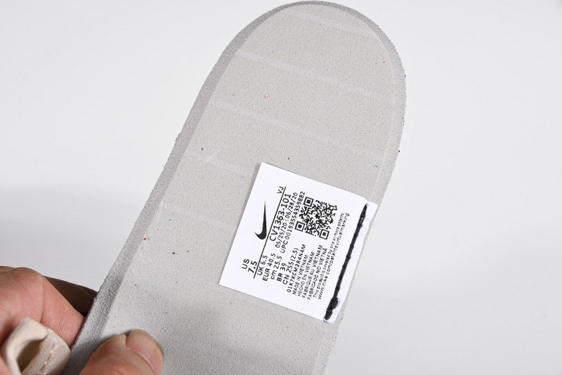 Sacai X NIKe regasus vaporrly SP BV0073-102