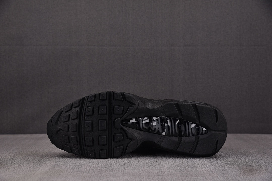 Nike Air Max 95 Essential Triple Black CI3705-001