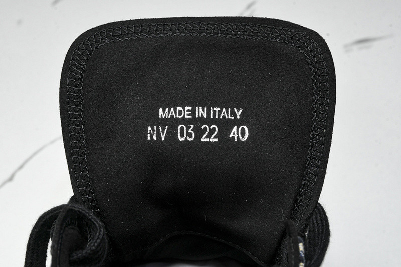 D B23 HIGH-TOP SNEAKERS