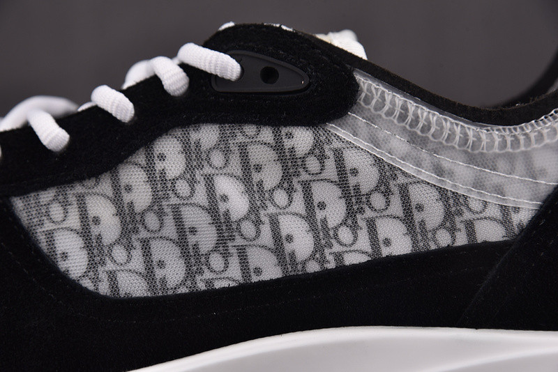 D10r B25 Oblique Runner Sneaker