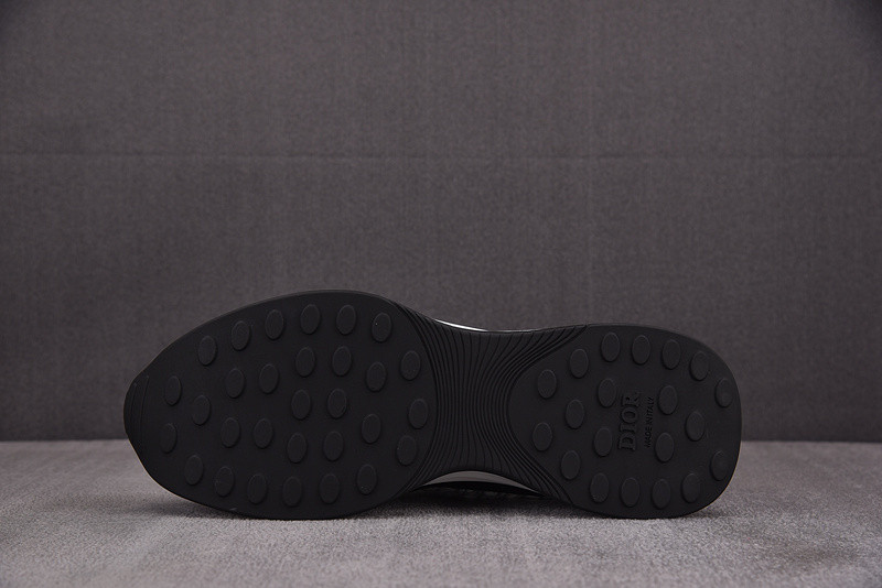 D10r B25 Oblique Runner Sneaker