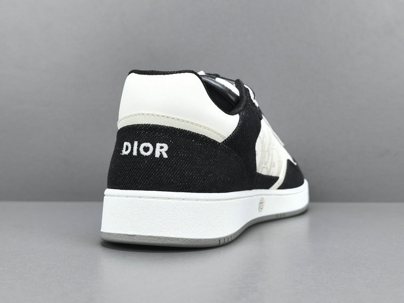 D10r sneakers