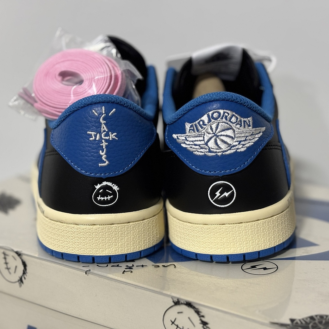 Travis Scott x Air Jordan 1 Low WMNS DM7866-041