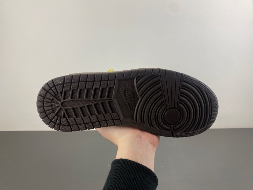 Jordan 1 Retro Low x Travis Scott Velvet Brown DM7866-202