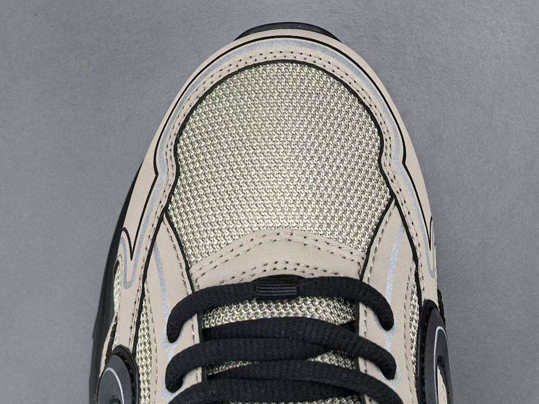DR B30 SNEAKER