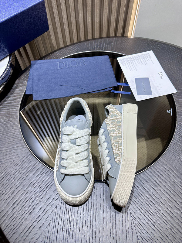 DR B33 SNEAKER