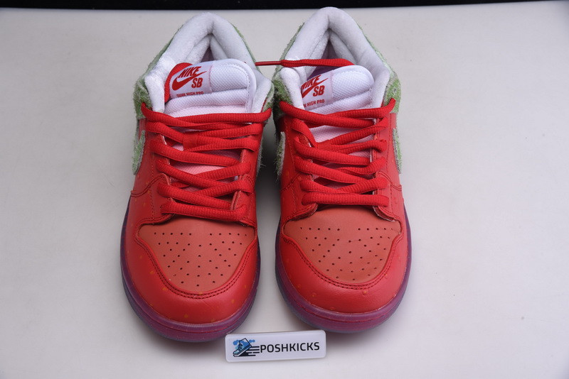Nike SB Dunk Low Strawberry Cough CW7903-601