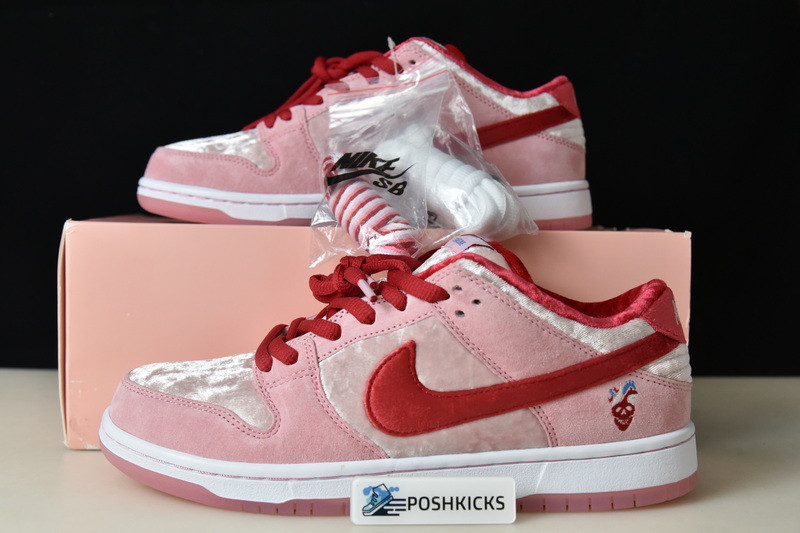 Nike SB Dunk Low StrangeLove Skateboards CT2552-800
